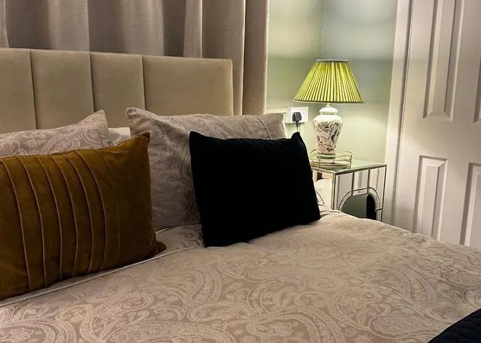 Bed & Breakfast Chellowdene House